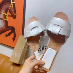 Zara BNWT Flat Leather Criss Cross Strap Sandals