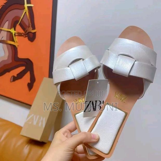 Zara BNWT Flat Leather Criss Cross Strap Sandals - thumbnail 5