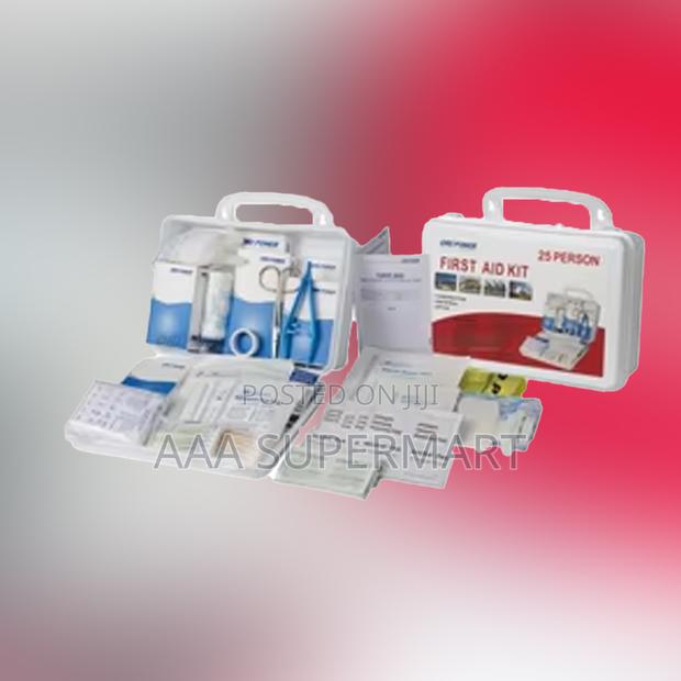 First Aid Kit Serving Up to 25 People Bag Size: 25 * 18 * 8 Cm
