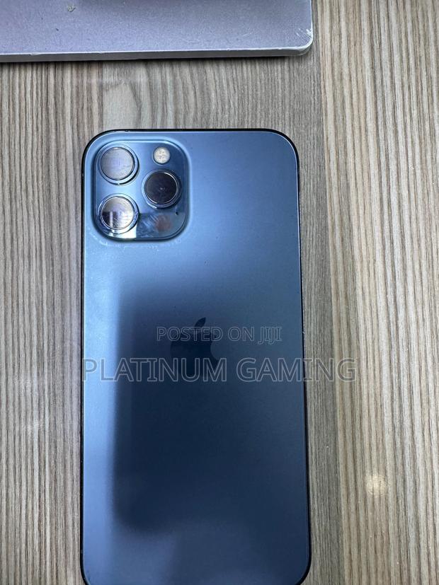 Apple iPhone 12 Pro Max 256 GB Blue - main view