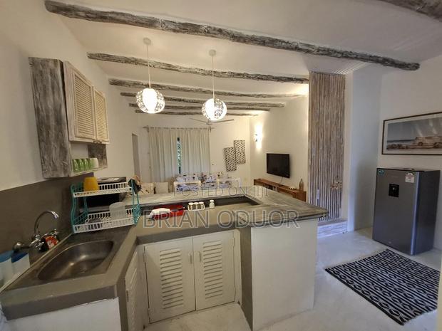 Short Let 1 Bedroom - thumbnail 7