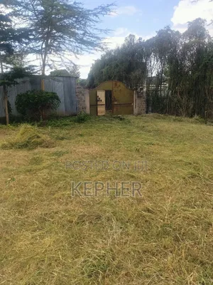 Selling 1/4 an Acre of Land at Ruai, St. Joseph.