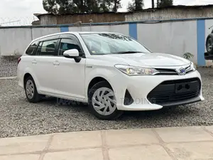 Toyota Corolla Fielder 1.5 Hybrid FWD 2019 White