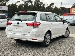 Toyota Corolla Fielder 1.5 Hybrid FWD 2019 White