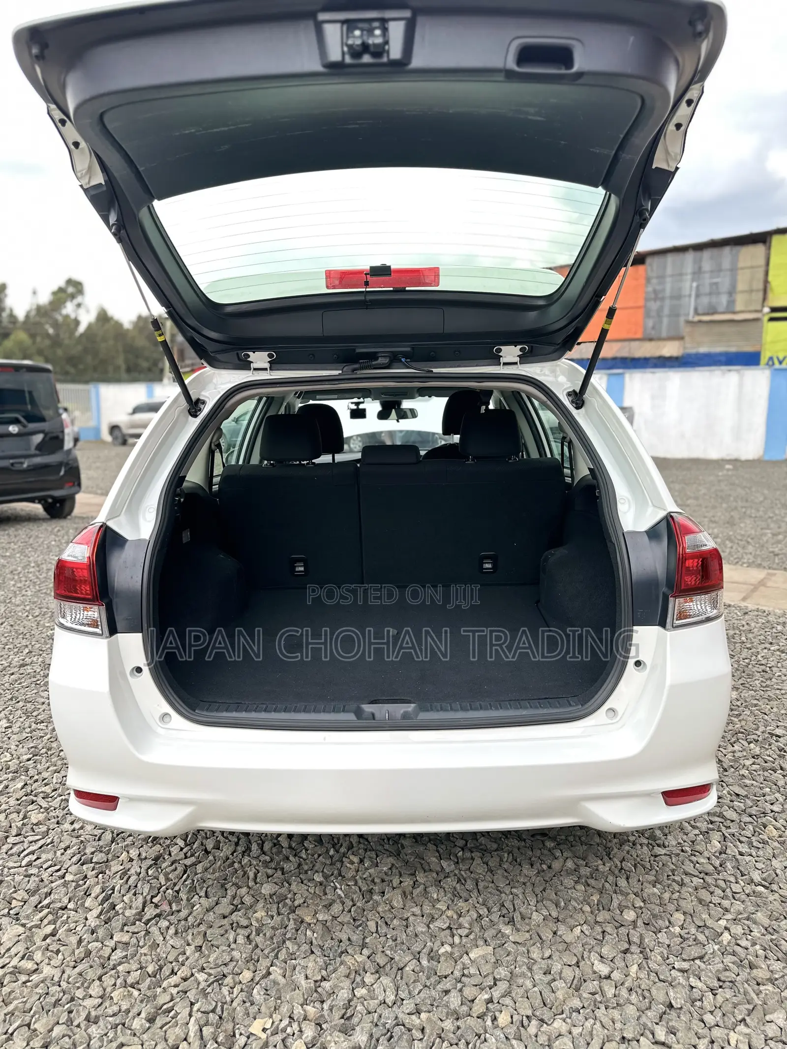 Toyota Corolla Fielder 1.5 Hybrid FWD 2019 White