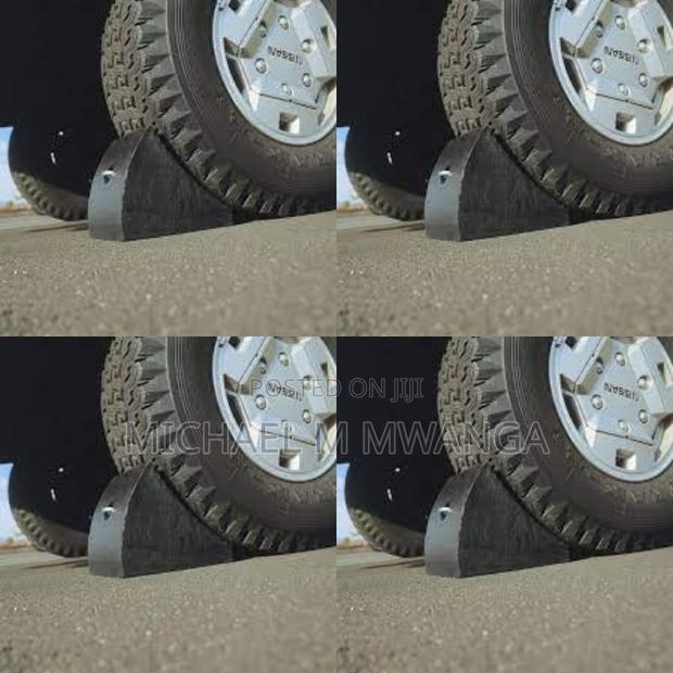 Compressive Wheel Stopper Chocks