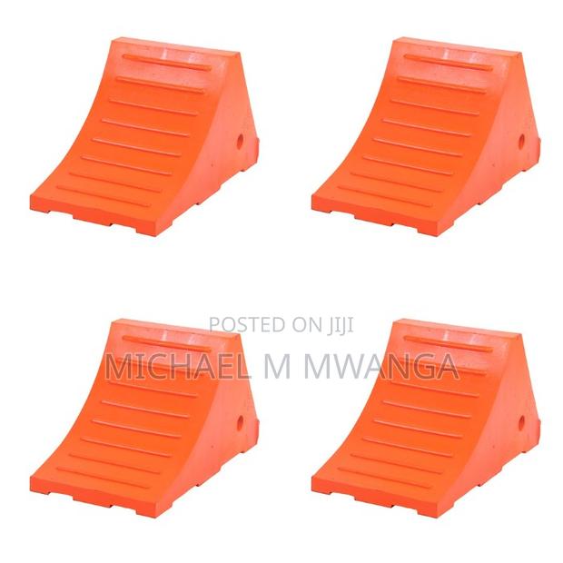 Maximum Visibility Wheel Stopper Chocks - main view