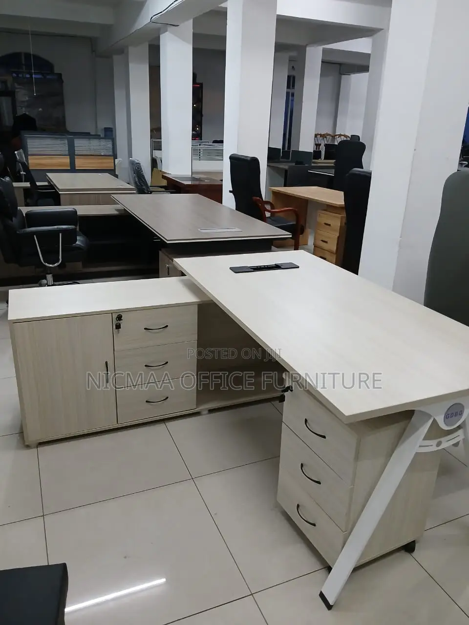 Sleek, Functional Professionally Styled Advanced Desk