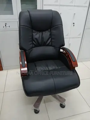Premium Comfort With Classic Elegance Executive Seat