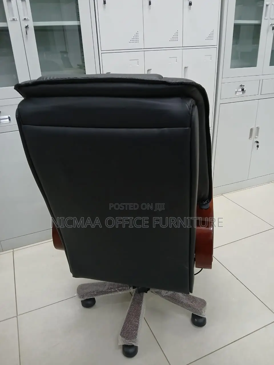 Premium Comfort With Classic Elegance Executive Seat