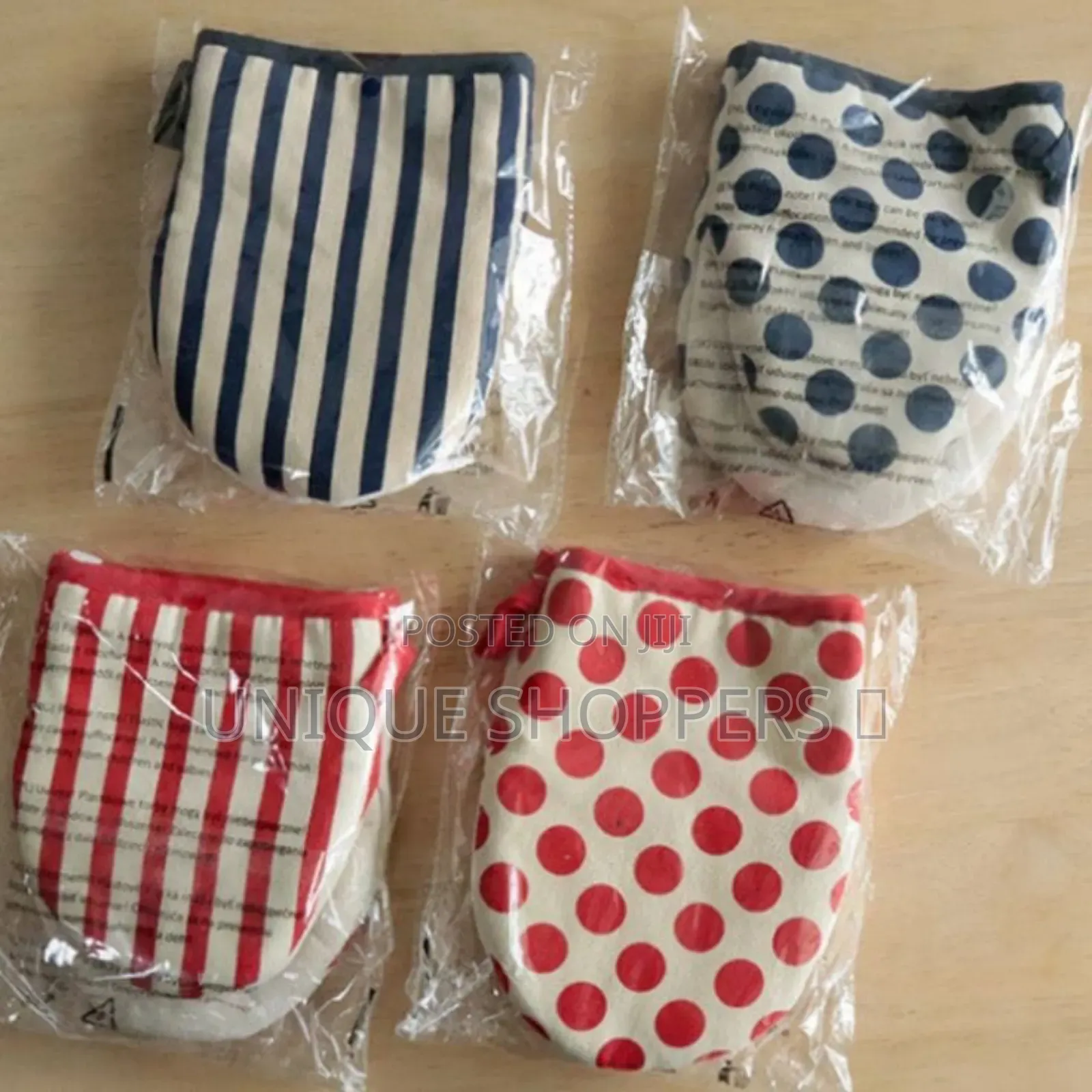 Heat Resistant Oven Gloves 
Colors;  and  
Cotton Material,