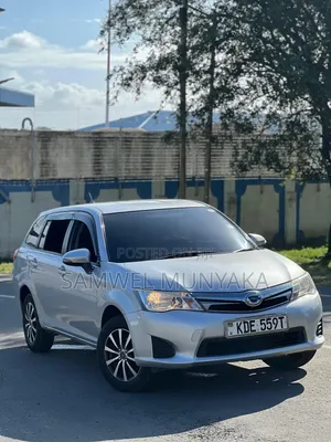Toyota Corolla Fielder 1.5 Hybrid FWD 2014 Silver
