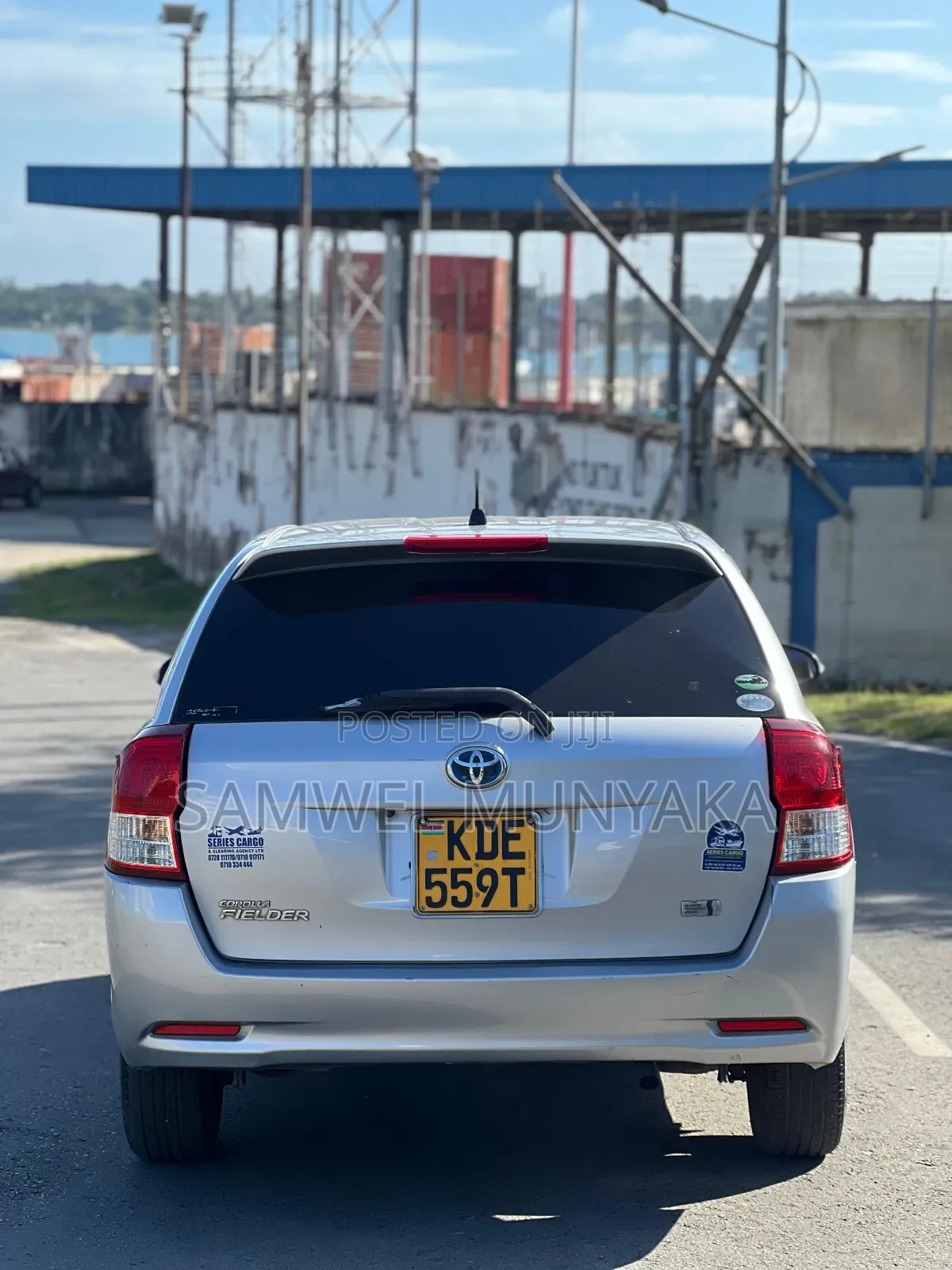 Toyota Corolla Fielder 1.5 Hybrid FWD 2014 Silver