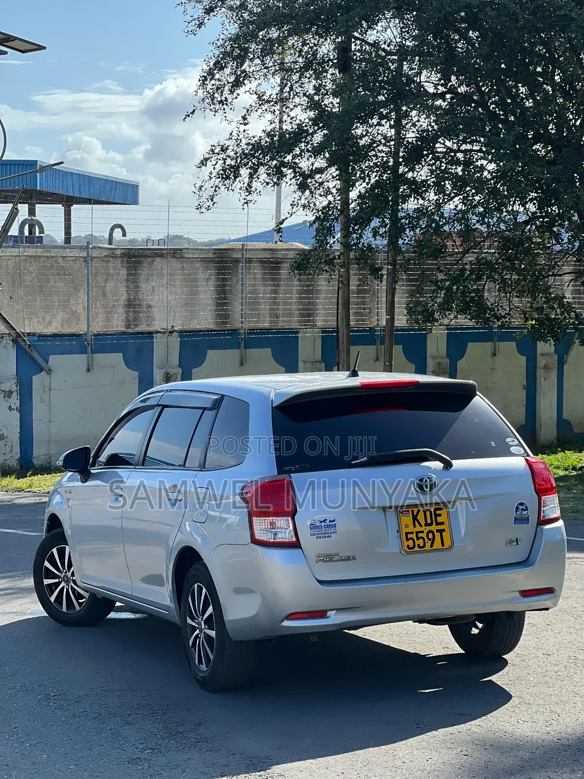 Toyota Corolla Fielder 1.5 Hybrid FWD 2014 Silver