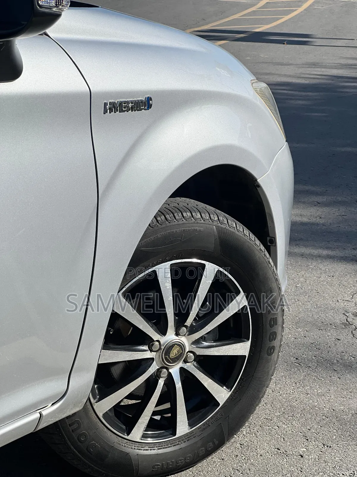 Toyota Corolla Fielder 1.5 Hybrid FWD 2014 Silver