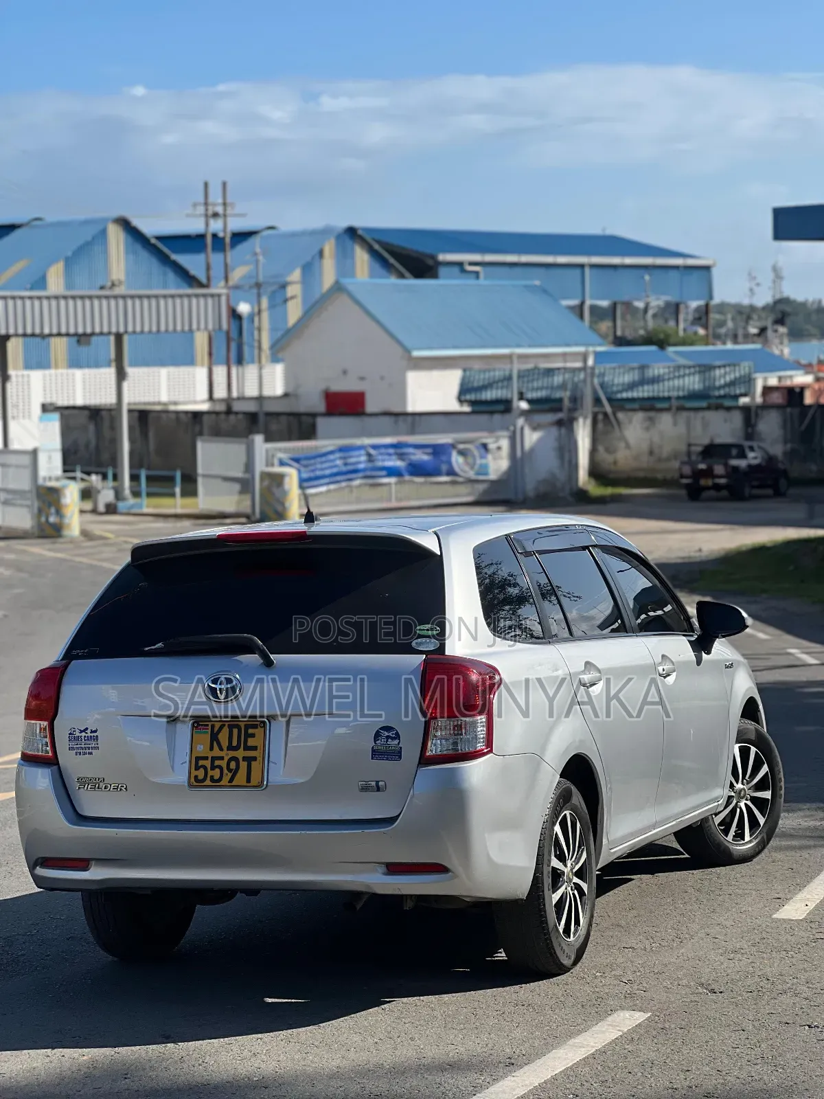 Toyota Corolla Fielder 1.5 Hybrid FWD 2014 Silver
