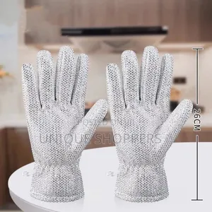 A Pair of Scrubbing/Scouring Gloves Make Dishwashing Faster,