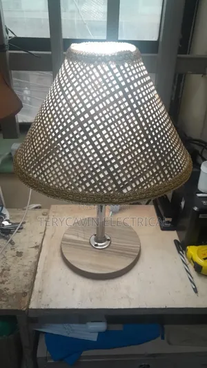 Light Side Bed With Traditional Shades