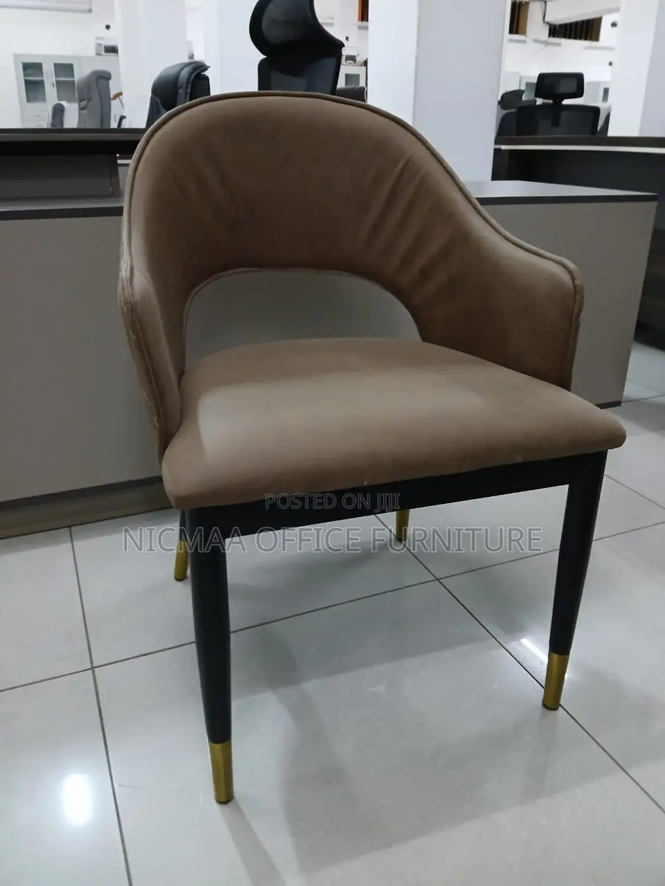 Contemporary Lounge Chair