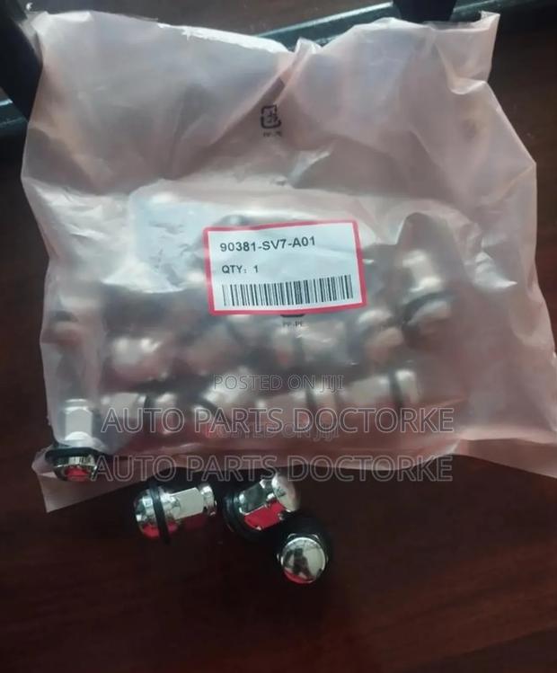 Honda Special Wheel Lug Nut - main view