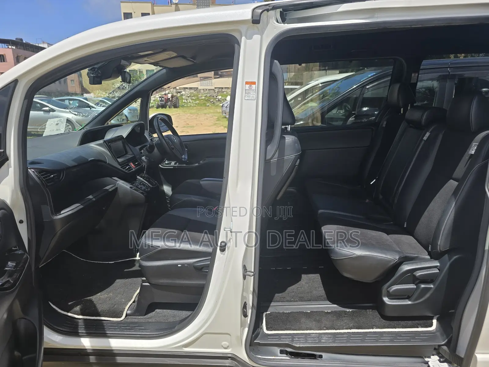 Toyota Noah 2018 White