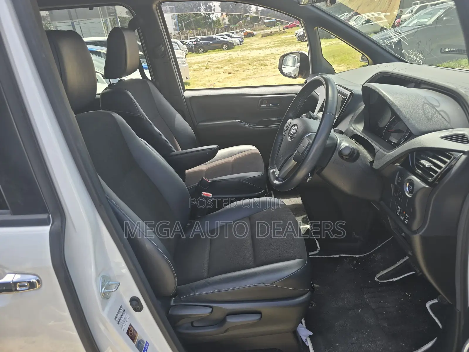 Toyota Noah 2018 White