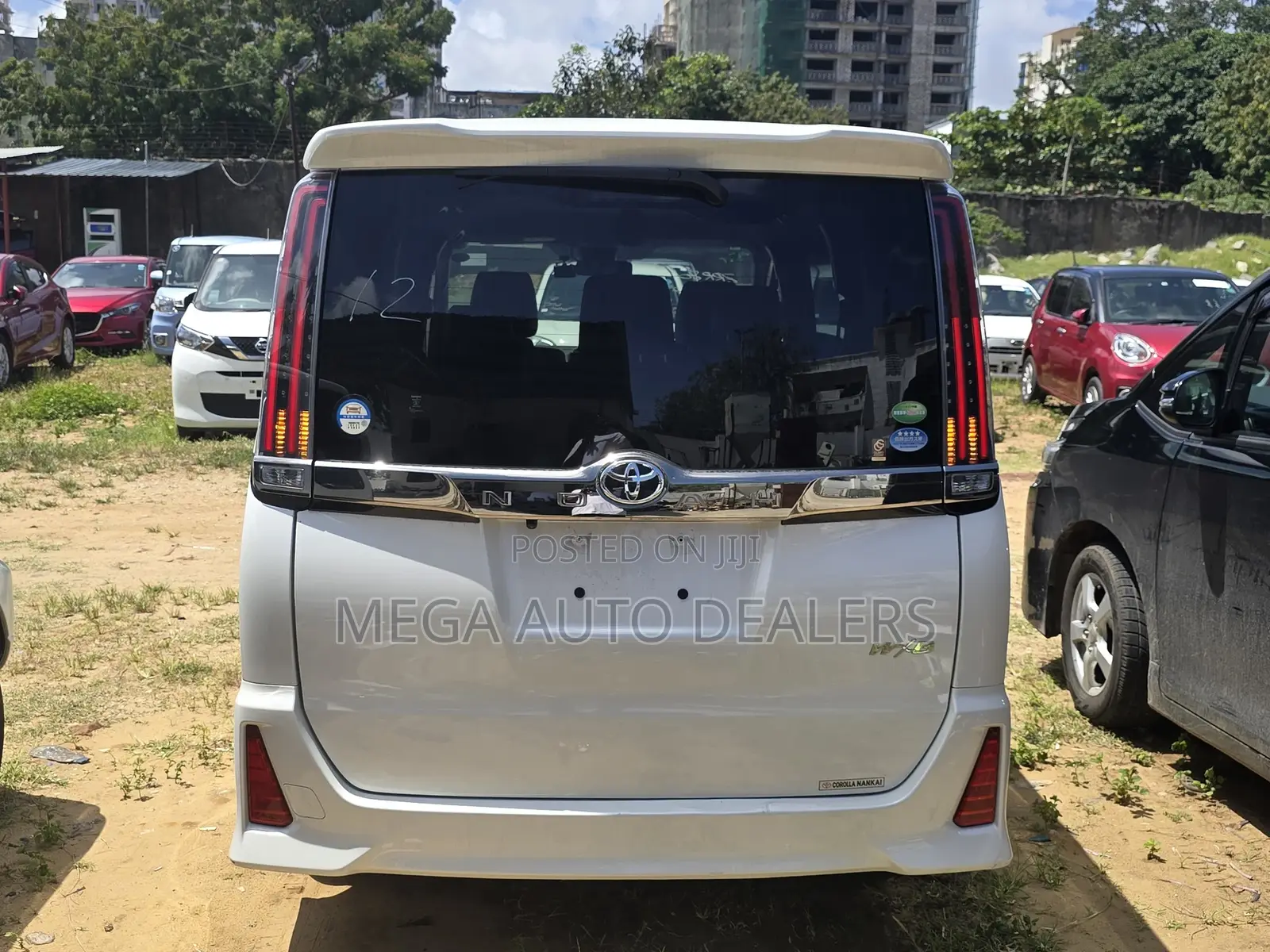 Toyota Noah 2018 White