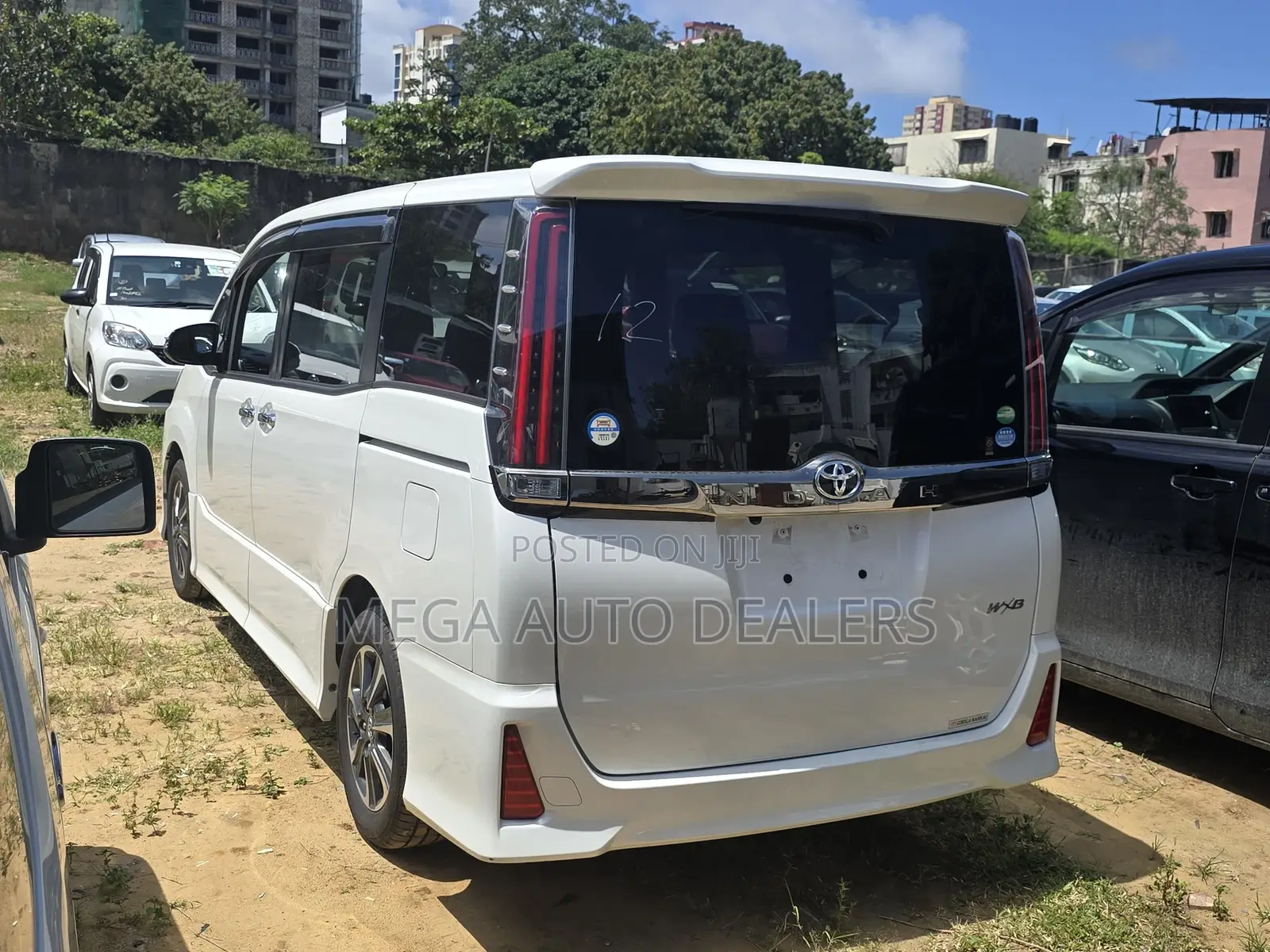 Toyota Noah 2018 White