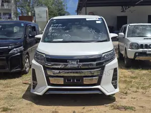 Toyota Noah 2018 White