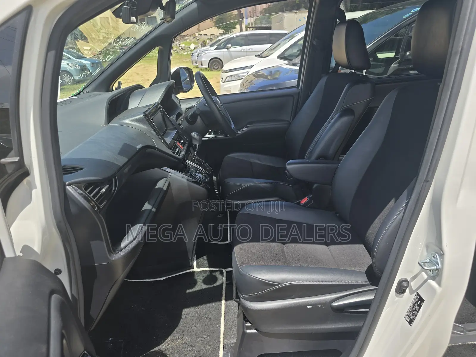 Toyota Noah 2018 White