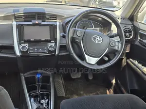 Toyota Axio 2018 Silver