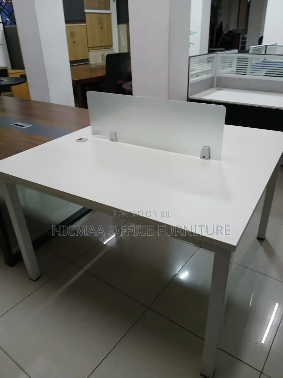 Minimalist, Functional Space-Smart 2-Way Workstation