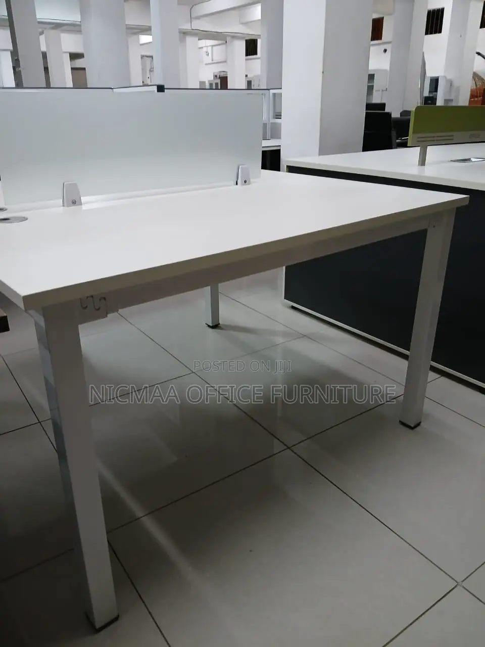 Minimalist, Functional Space-Smart 2-Way Workstation