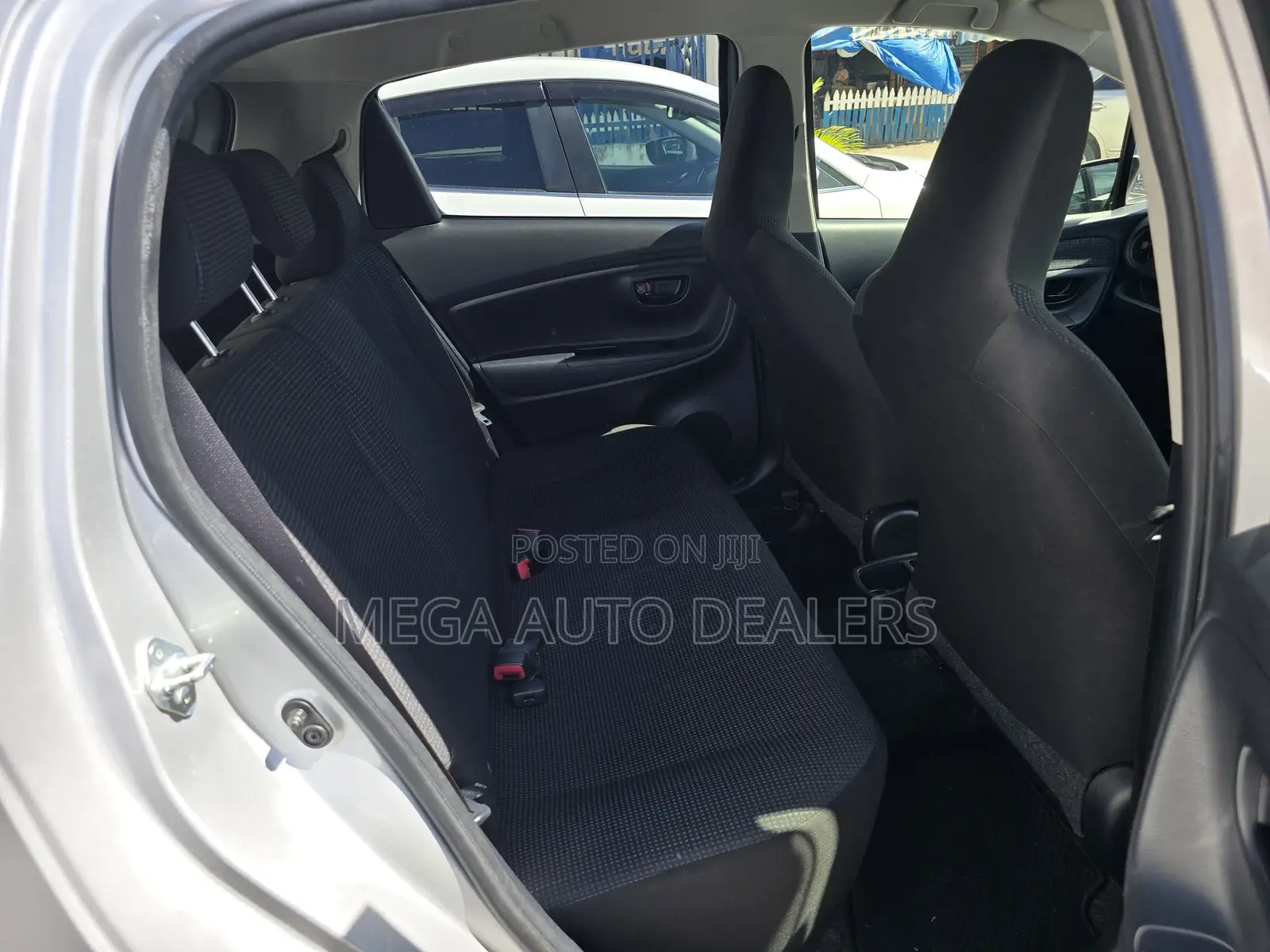 Toyota Vitz 2018 Silver