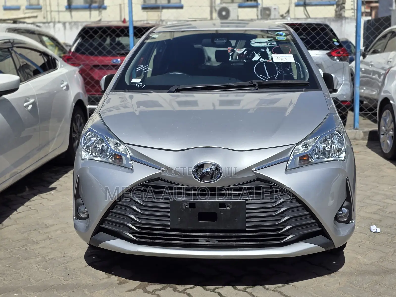 Toyota Vitz 2018 Silver