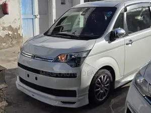 Toyota Spade 2018 White