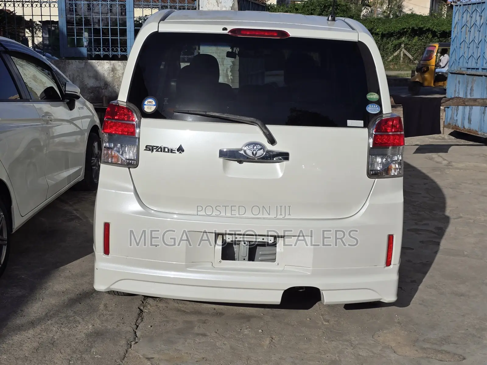 Toyota Spade 2018 White