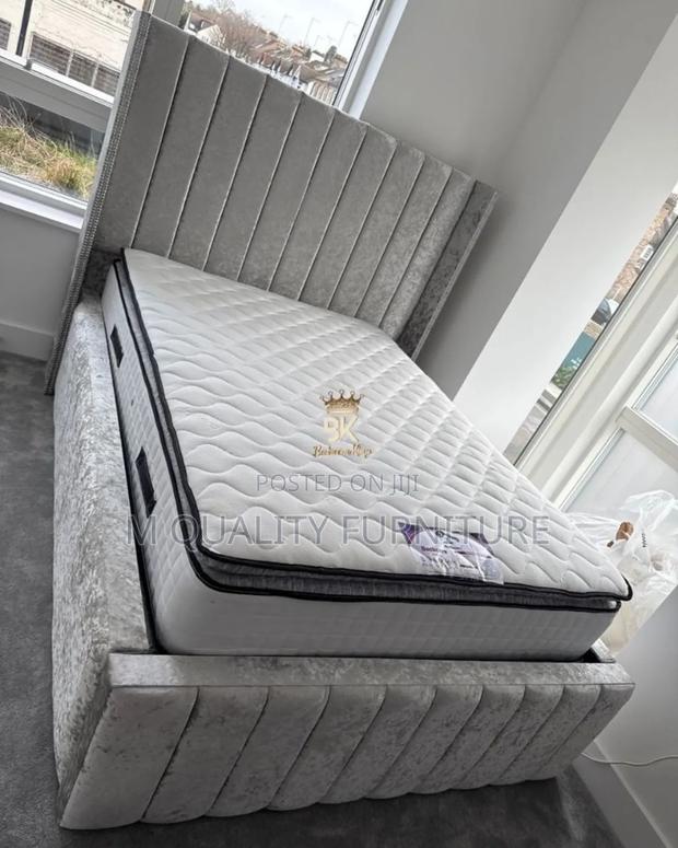 Queen Size Classic Wooden Beds - main view