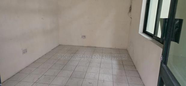 Godown to Let - thumbnail 4