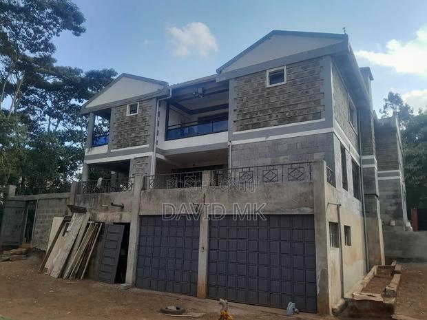 6 Bedrooms, 4 Ensuite - thumbnail 5