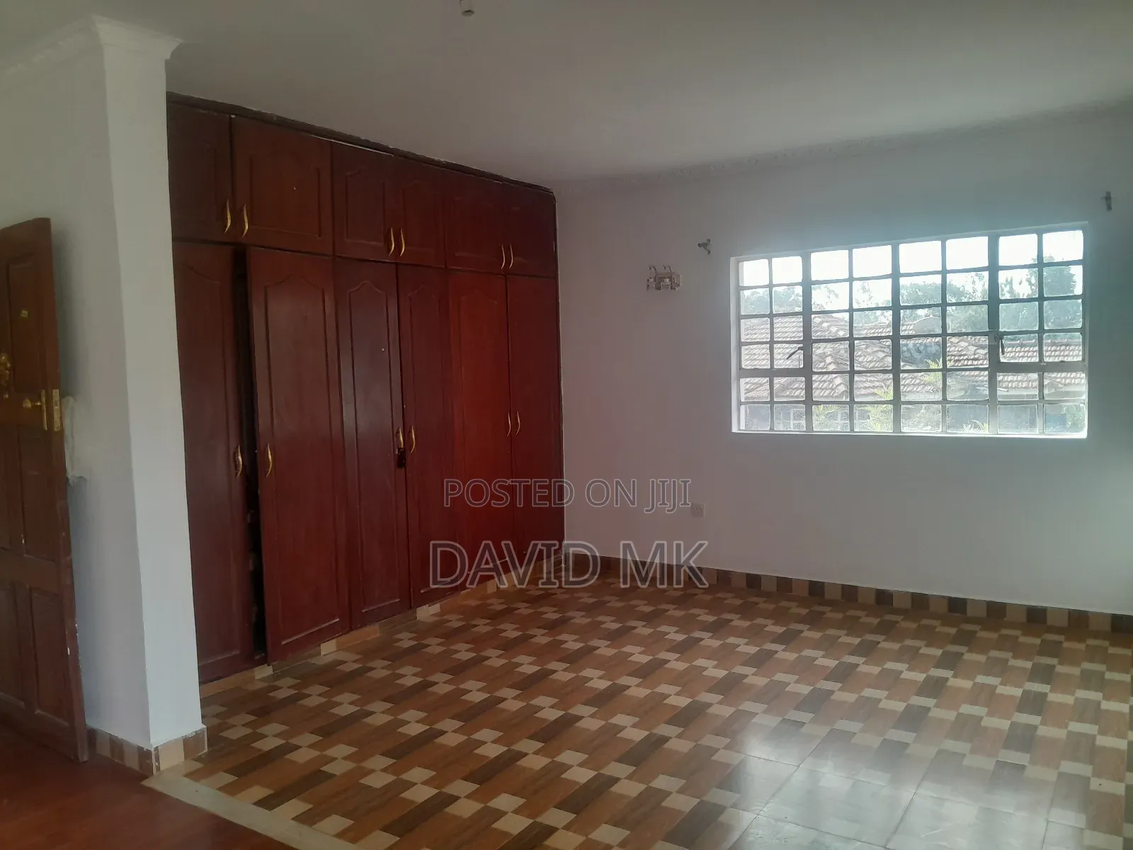 6 Bedrooms, 4 Ensuite