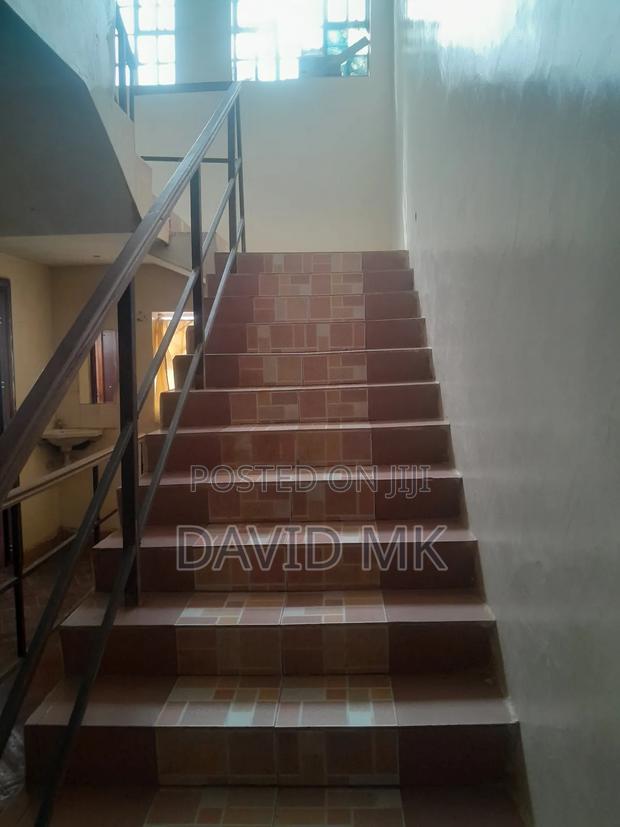 6 Bedrooms, 4 Ensuite - thumbnail 17