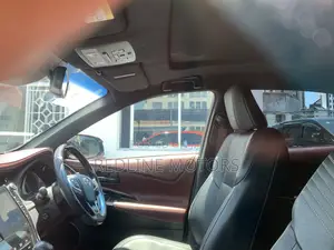 Toyota Harrier 2.0 Turbo 2018 Red