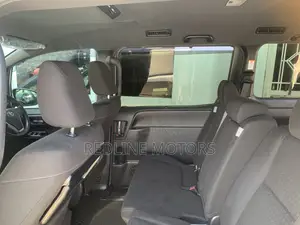 Toyota Noah 2.0 FWD (8 Seater) 2018 Silver