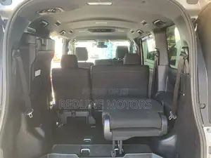 Toyota Noah 2.0 FWD (8 Seater) 2018 Silver