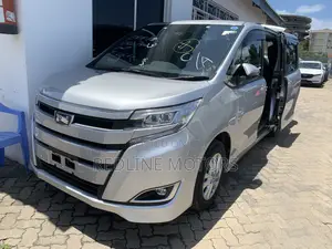 Toyota Noah 2.0 FWD (8 Seater) 2018 Silver