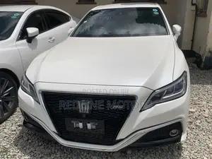 Toyota Crown 2018 Pearl