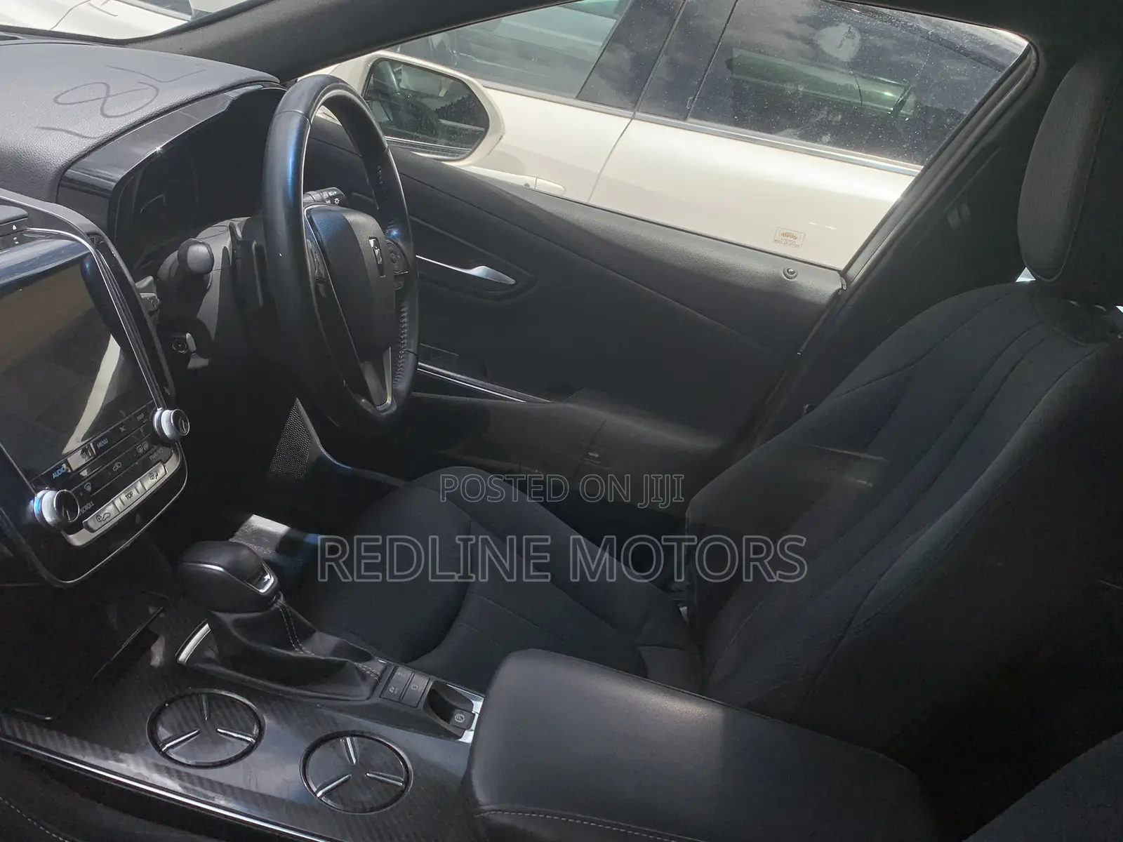 Toyota Crown 2018 Pearl