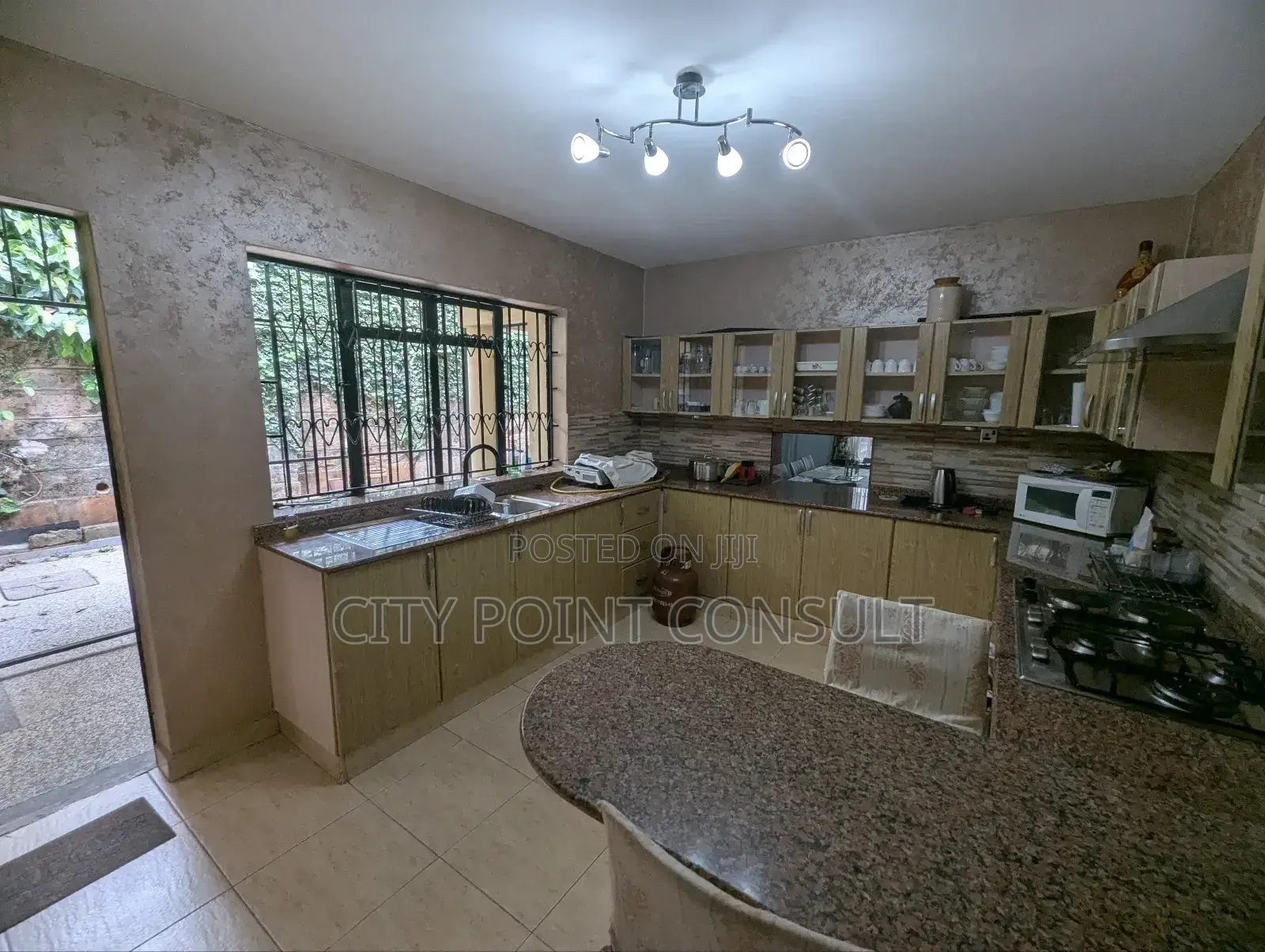 5bdrm Townhouse/Terrace in Raphta Road Area for sale