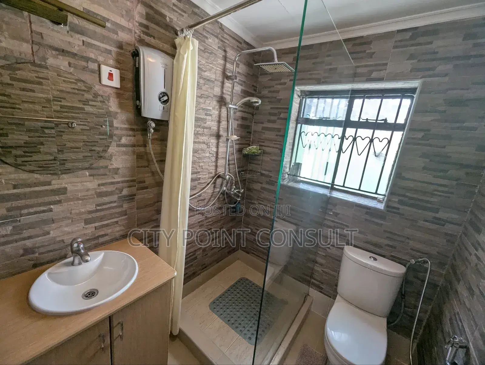 5bdrm Townhouse/Terrace in Raphta Road Area for sale